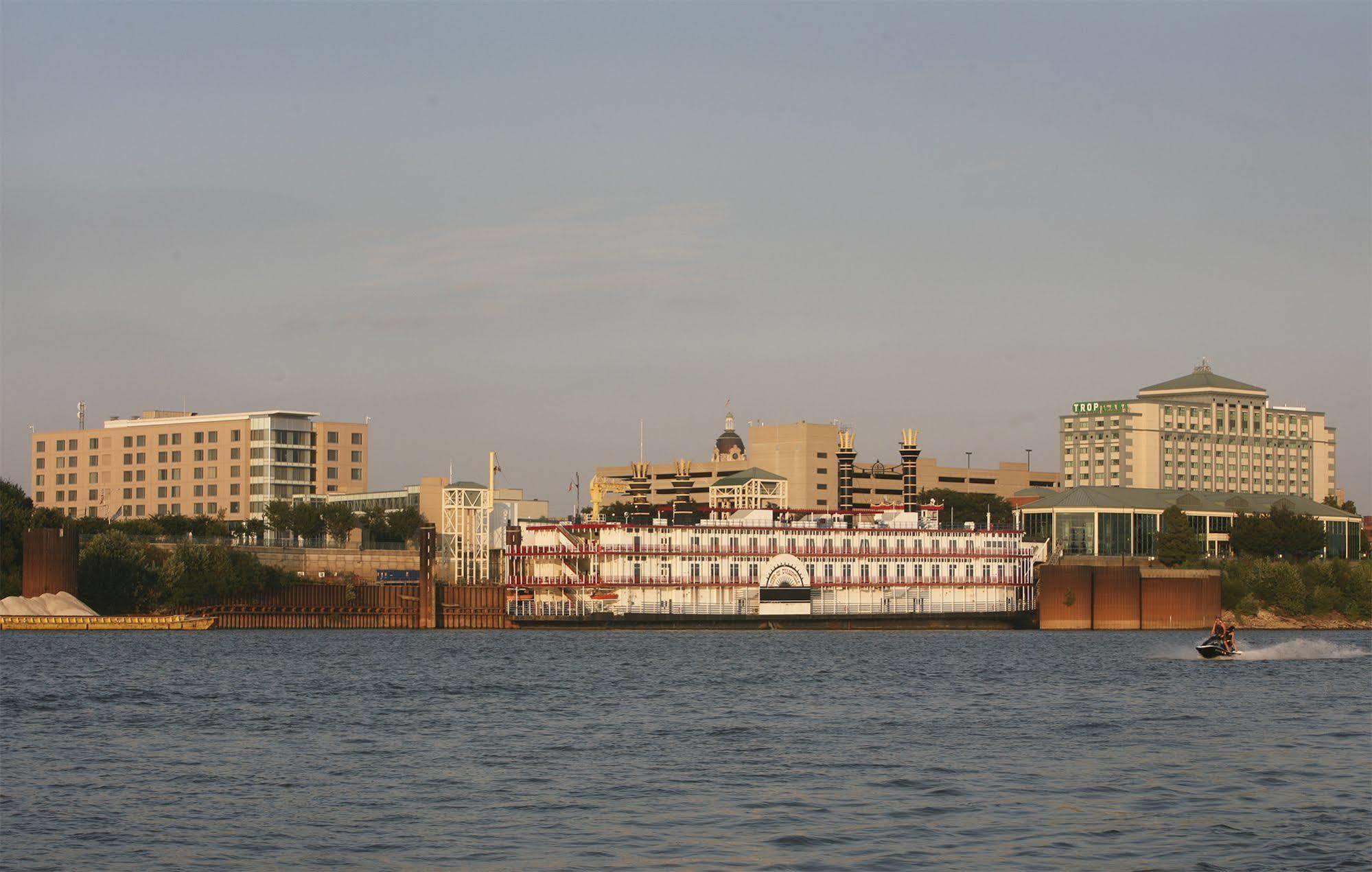 Bally'S Evansville Casino & Hotel Exterior foto